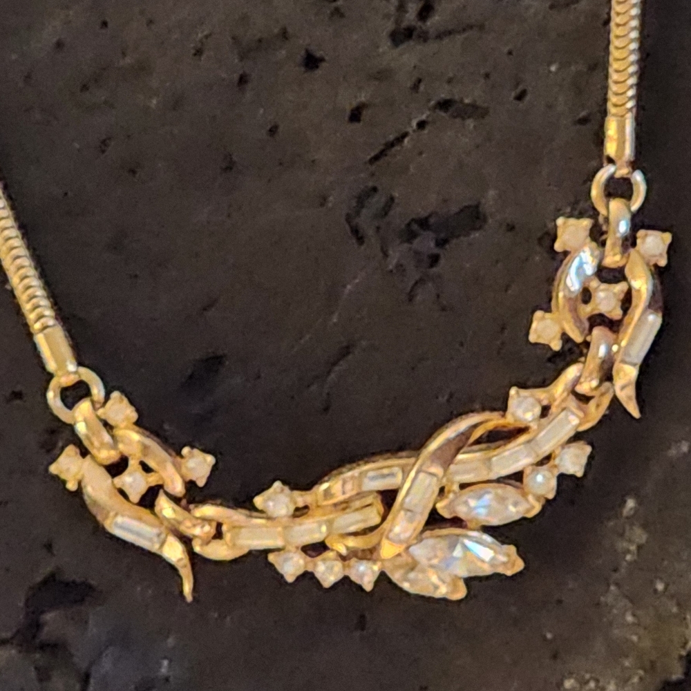 Vintage Trifari Choker Necklace